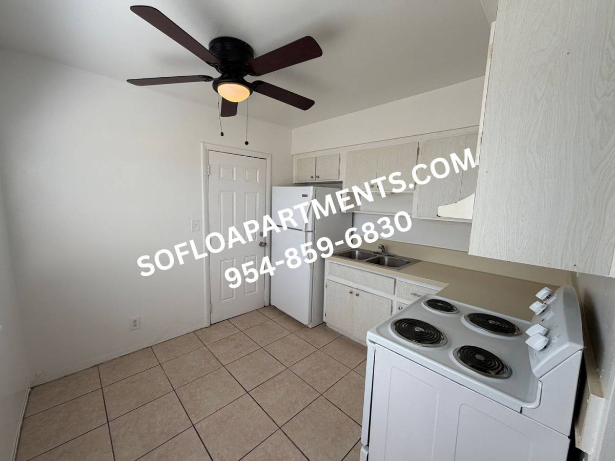 Apartment for rent at 2111 Roosevelt St, Hollywood, FL 33020