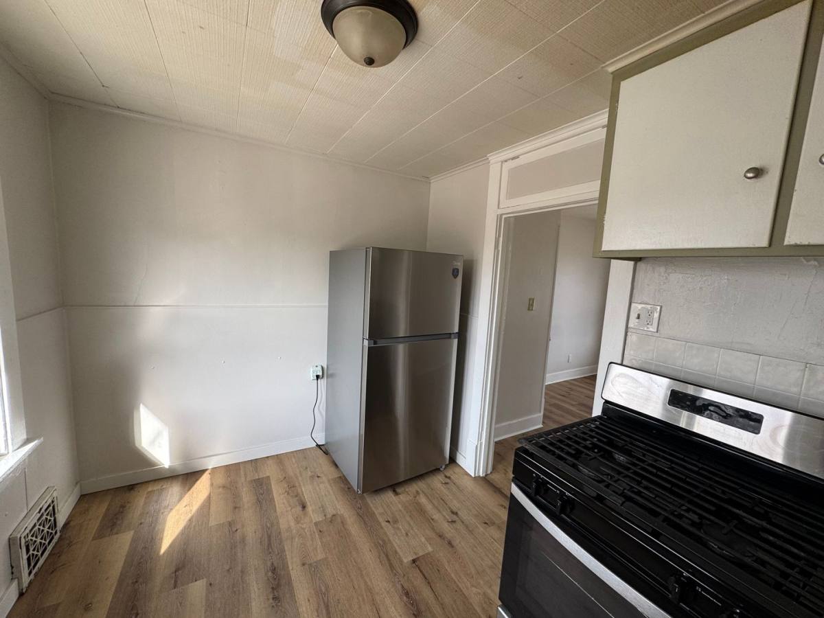Apartment for rent at 4011 7th Ave, Rock Island, IL 61201