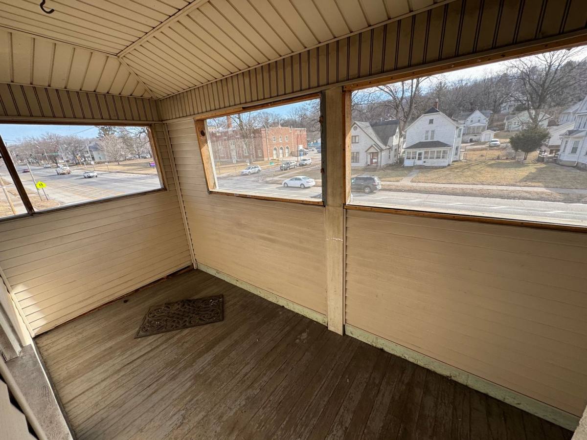 Apartment for rent at 4011 7th Ave, Rock Island, IL 61201