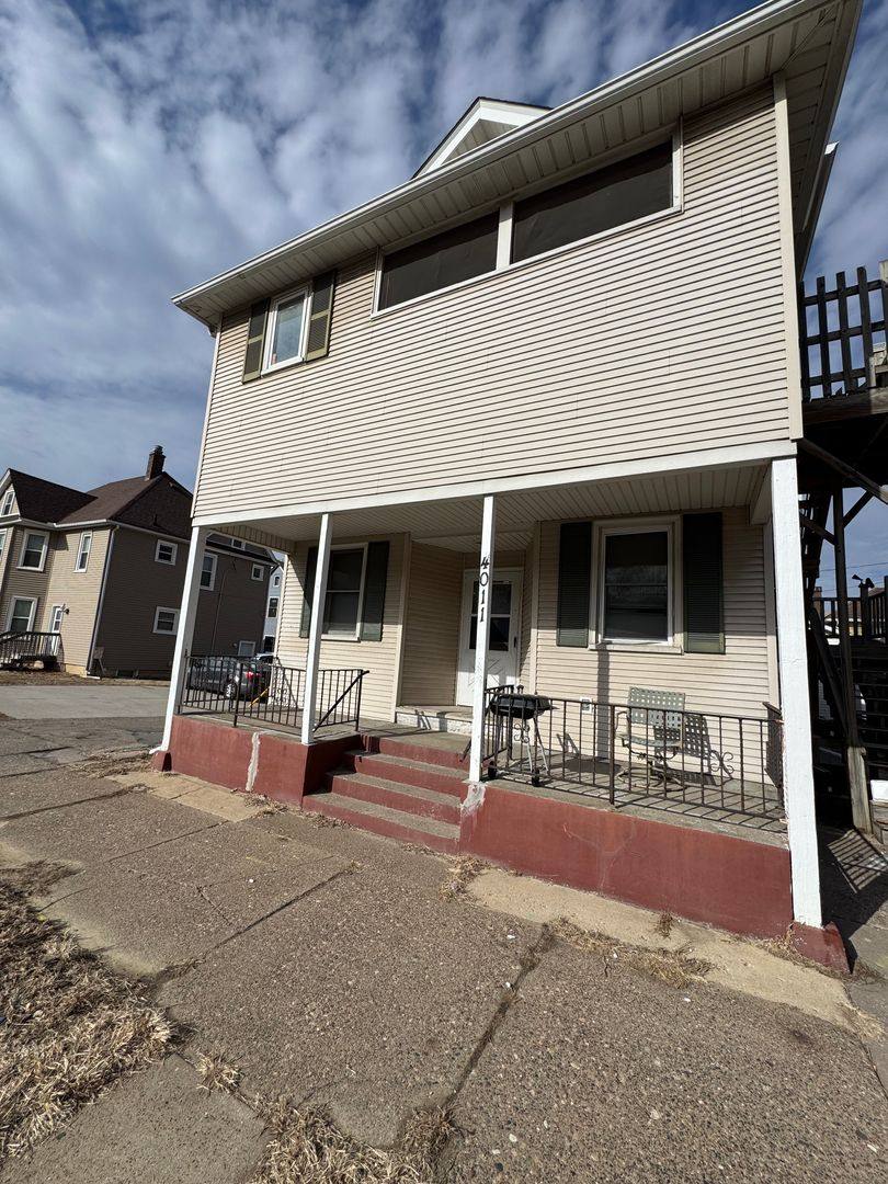 Apartment for rent at 4011 7th Ave, Rock Island, IL 61201