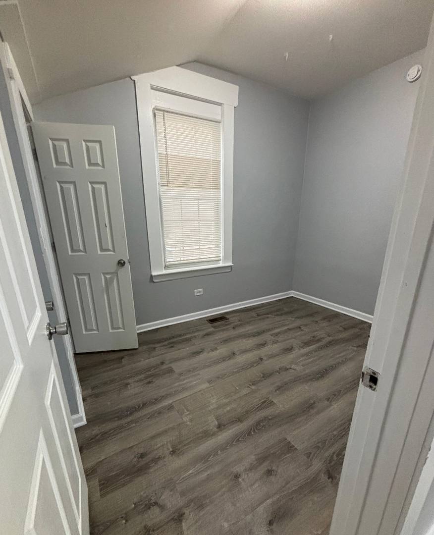Apartment for rent at 6949 S Woodlawn Ave, Chicago, IL 60637
