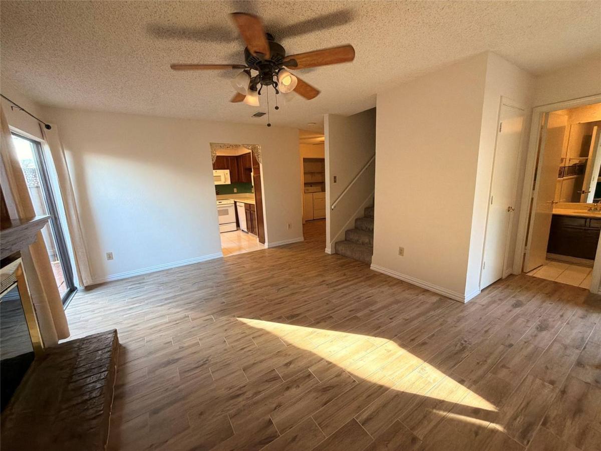 Condo for rent at 2327 Torrington Dr, Arlington, TX 76012