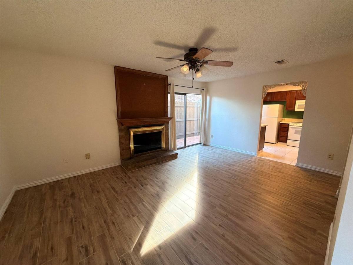 Condo for rent at 2327 Torrington Dr, Arlington, TX 76012