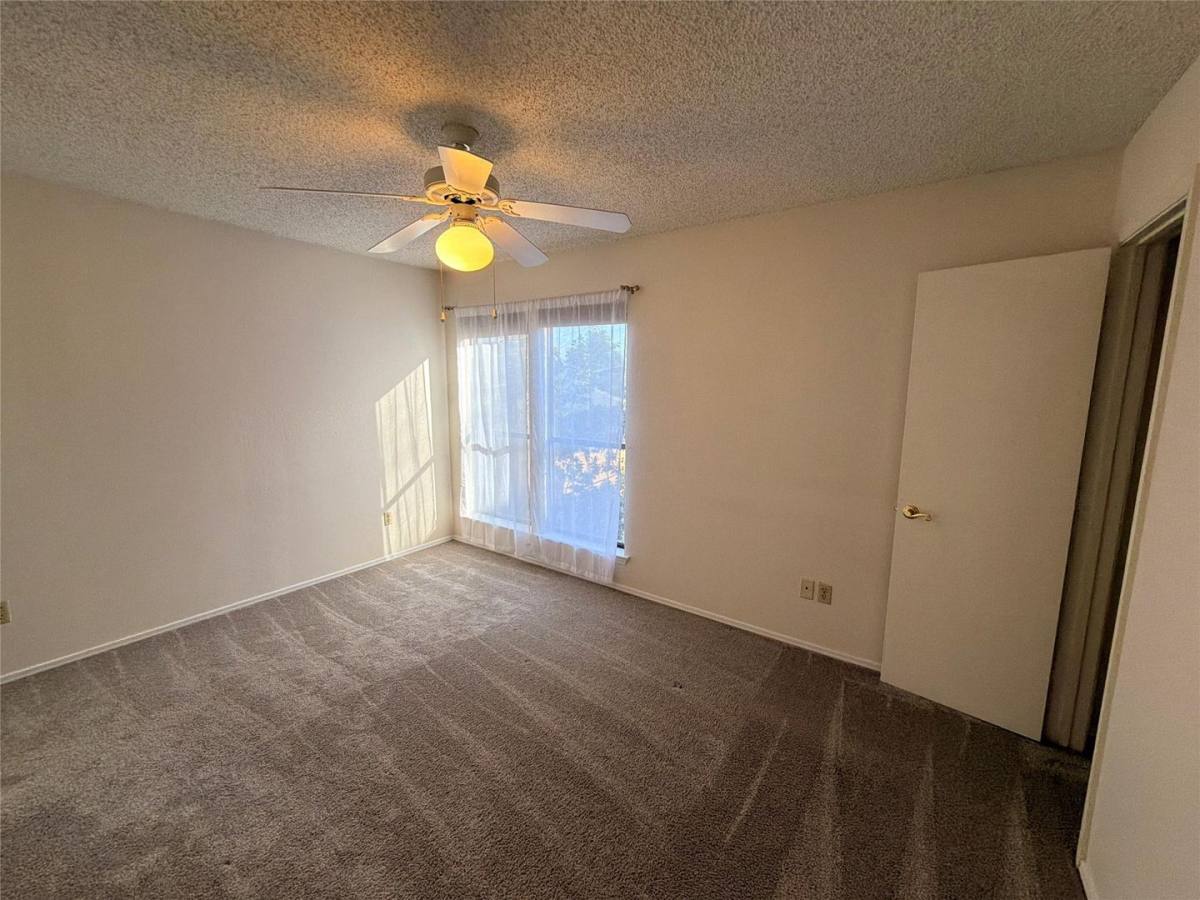 Condo for rent at 2327 Torrington Dr, Arlington, TX 76012