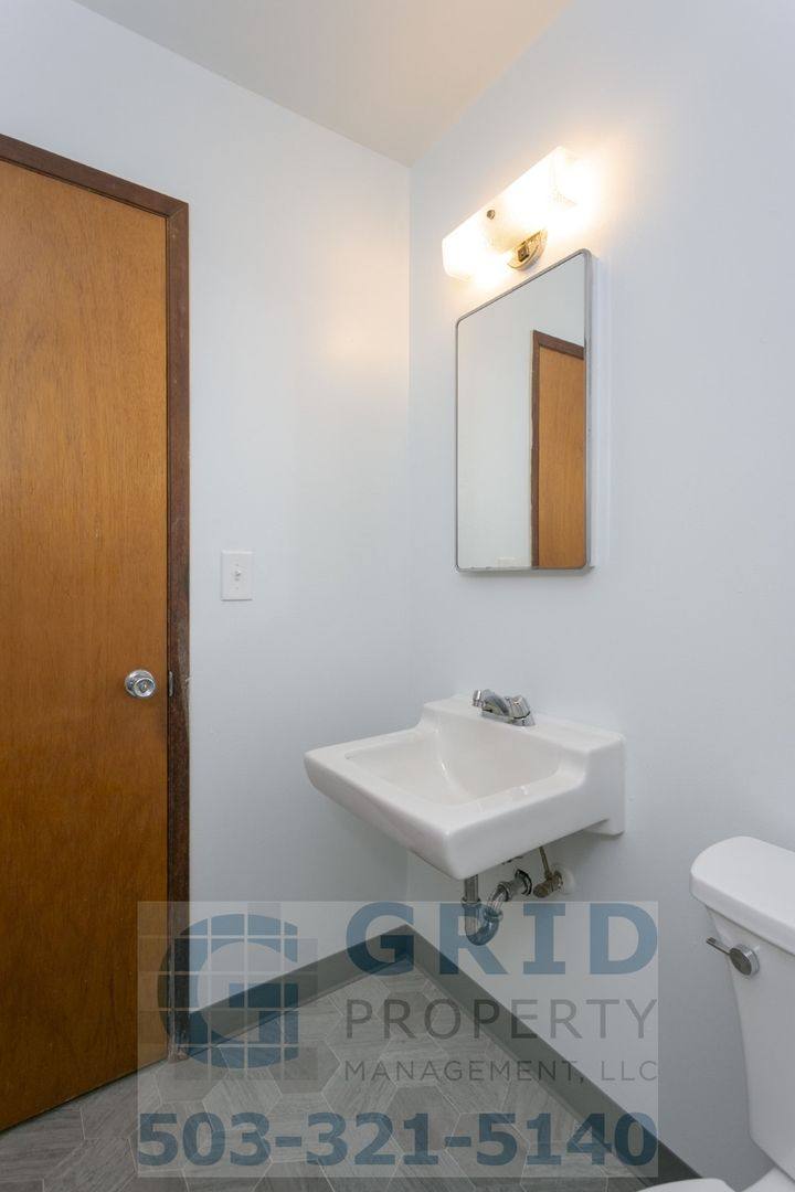 Apartment for rent at 1131 SE 17th Ave #F, Portland, OR 97214