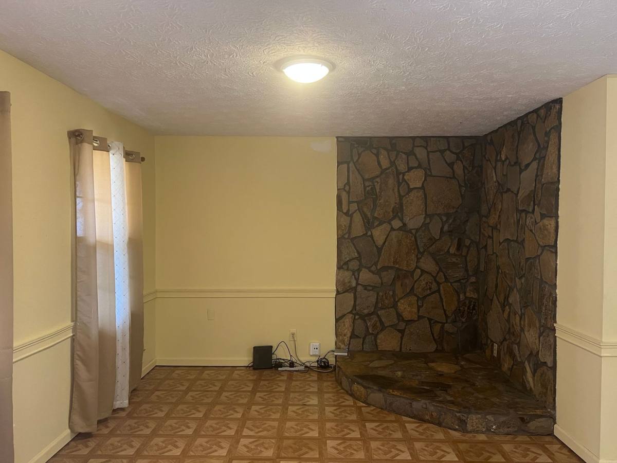 House for rent at 40 Wagon Wheel Dr, Rex, GA 30273