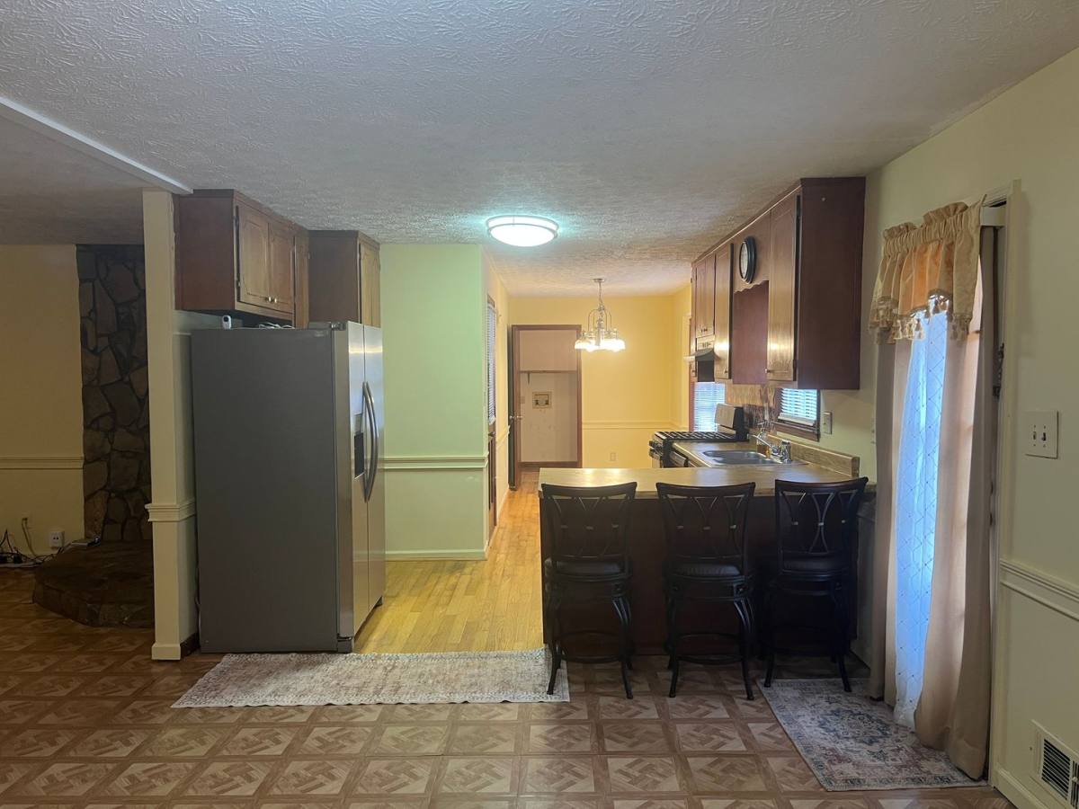House for rent at 40 Wagon Wheel Dr, Rex, GA 30273