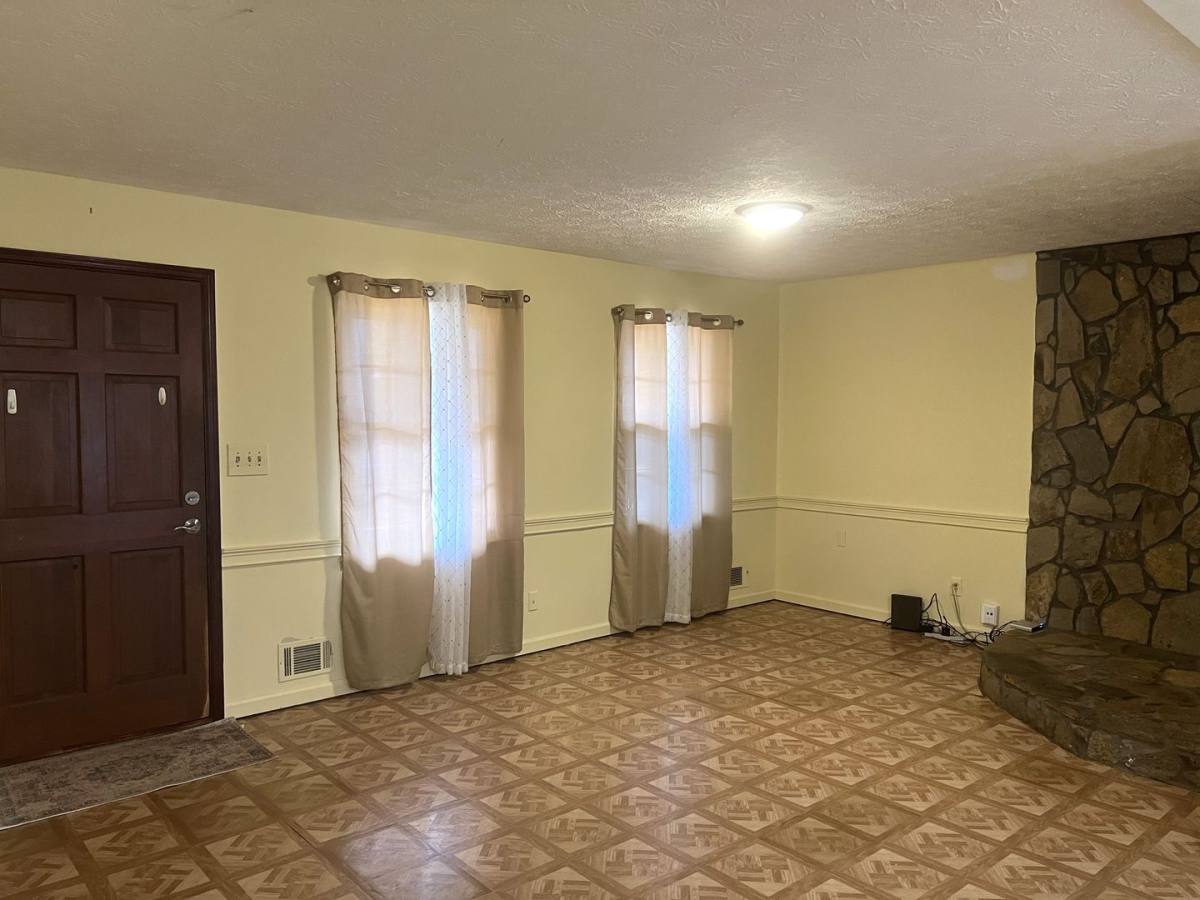 House for rent at 40 Wagon Wheel Dr, Rex, GA 30273