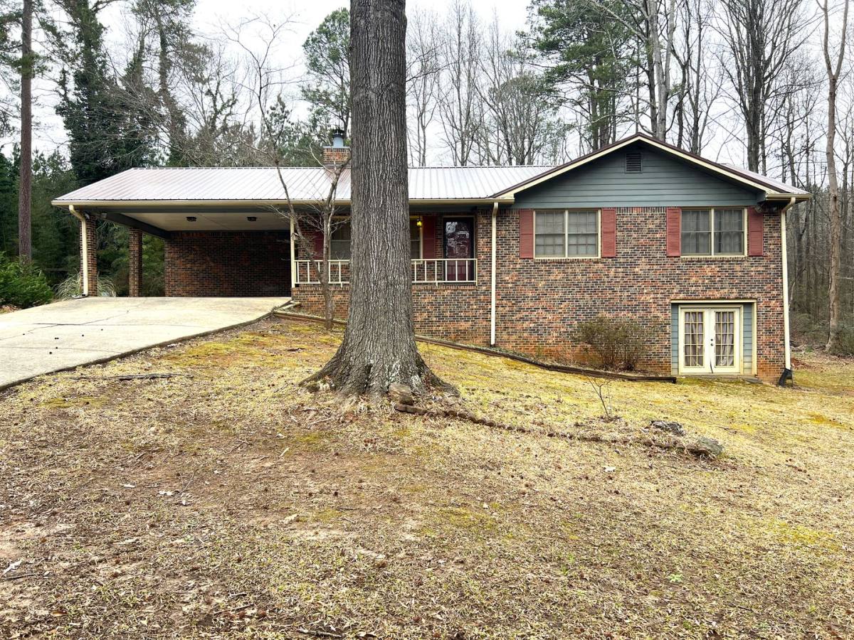 House for rent at 40 Wagon Wheel Dr, Rex, GA 30273