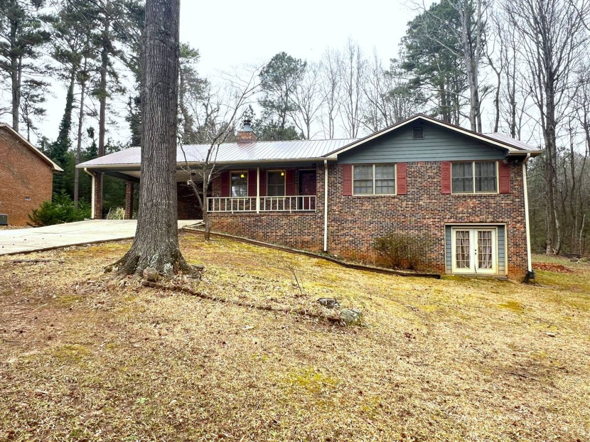 House for rent at 40 Wagon Wheel Dr, Rex, GA 30273