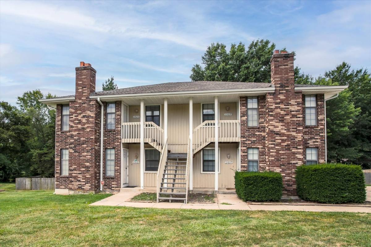 Apartment for rent at 11009 - 11015 Route 350 E, Kansas City, MO 64138