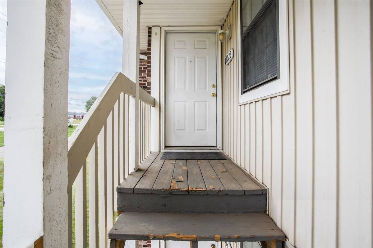 Apartment for rent at 11009 - 11015 Route 350 E, Kansas City, MO 64138
