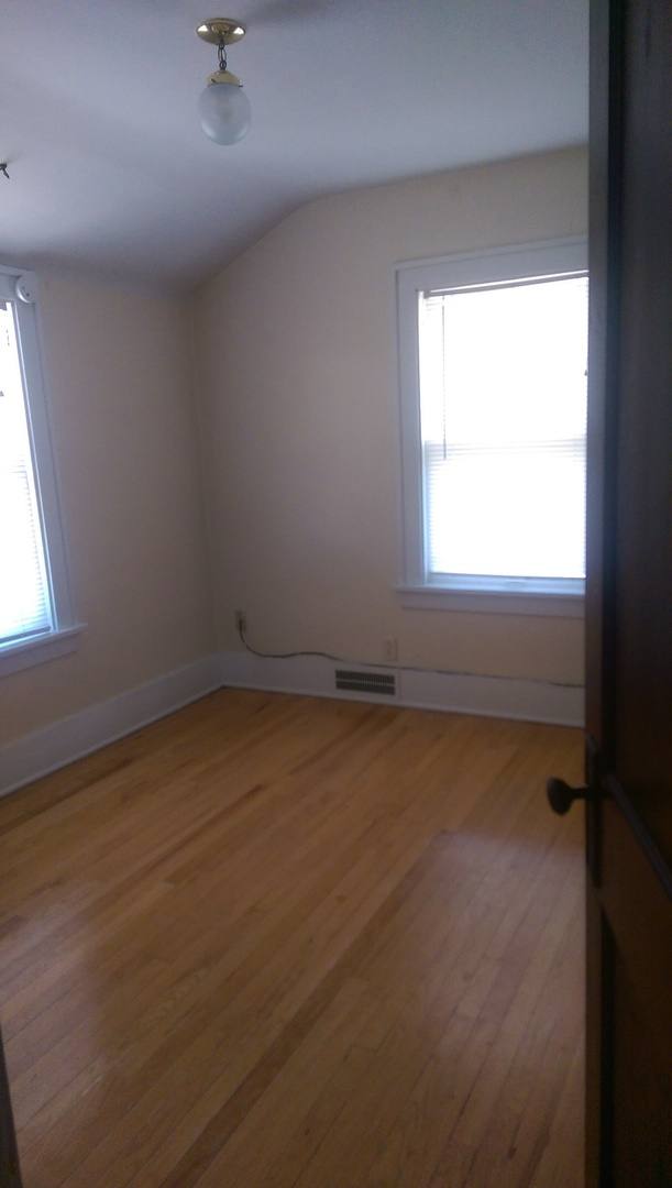 Apartment for rent at 409-415 S 35 St; 3418 - 3420 Dewey Ave, Omaha, NE 68131