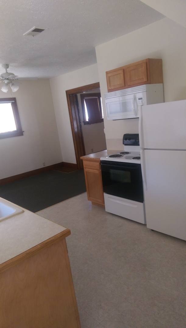 Apartment for rent at 409-415 S 35 St; 3418 - 3420 Dewey Ave, Omaha, NE 68131