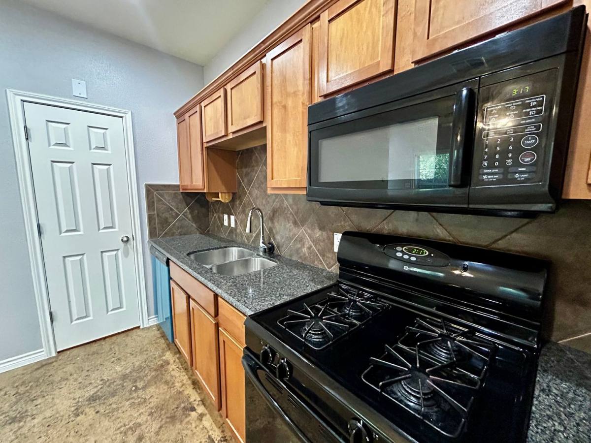 Townhouse for rent at 408 Nelray Blvd #B, Austin, TX 78751