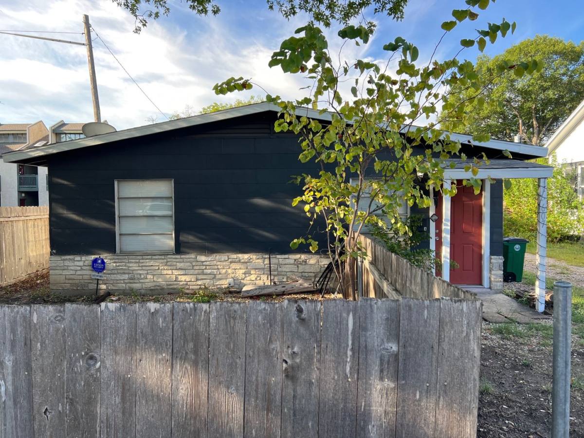 Townhouse for rent at 607 Nelray Blvd #B, Austin, TX 78751