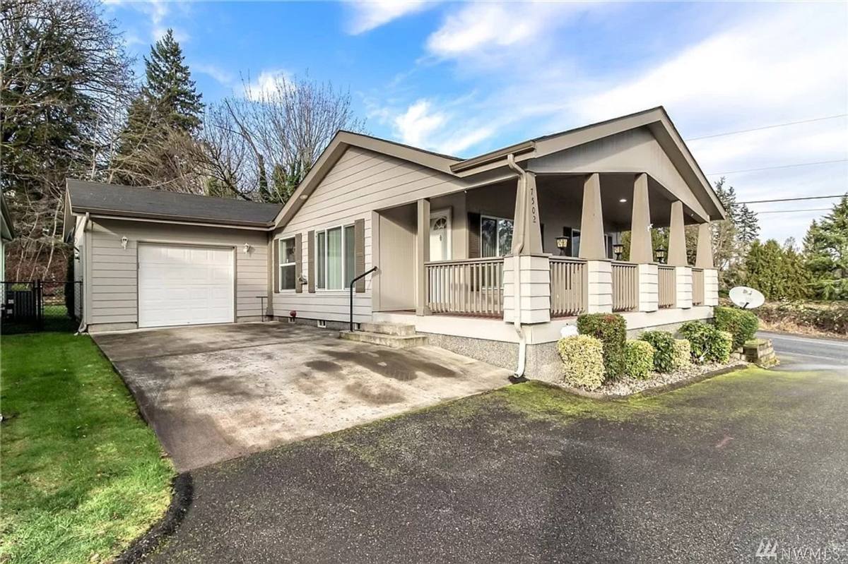 Apartment for rent at 9604 Fruitland Ave E, Puyallup, WA 98373