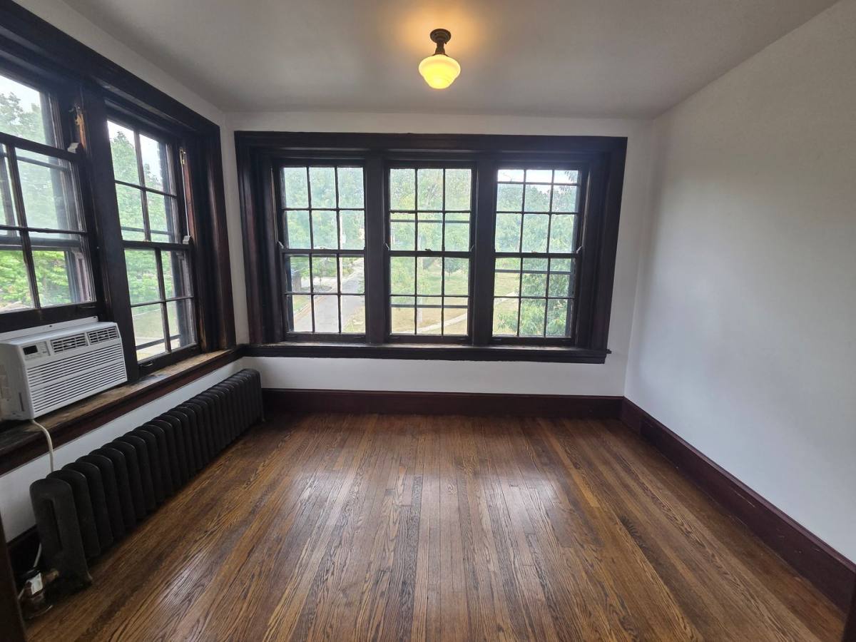 Apartment for rent at 1534 Woodland Ave, Des Moines, IA 50309