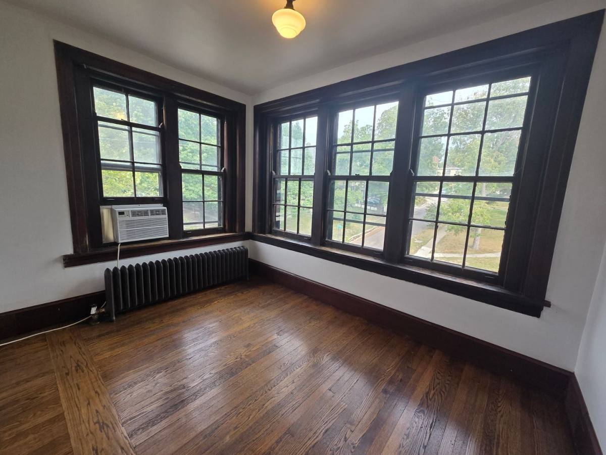 Apartment for rent at 1534 Woodland Ave, Des Moines, IA 50309