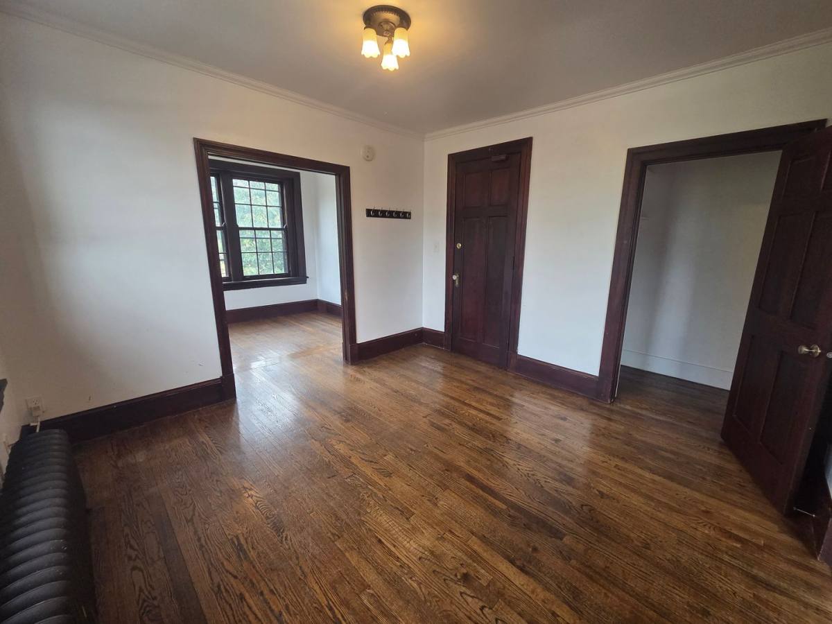 Apartment for rent at 1534 Woodland Ave, Des Moines, IA 50309