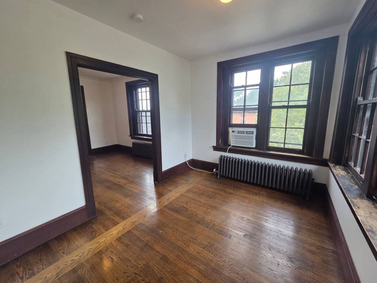 Apartment for rent at 1534 Woodland Ave, Des Moines, IA 50309