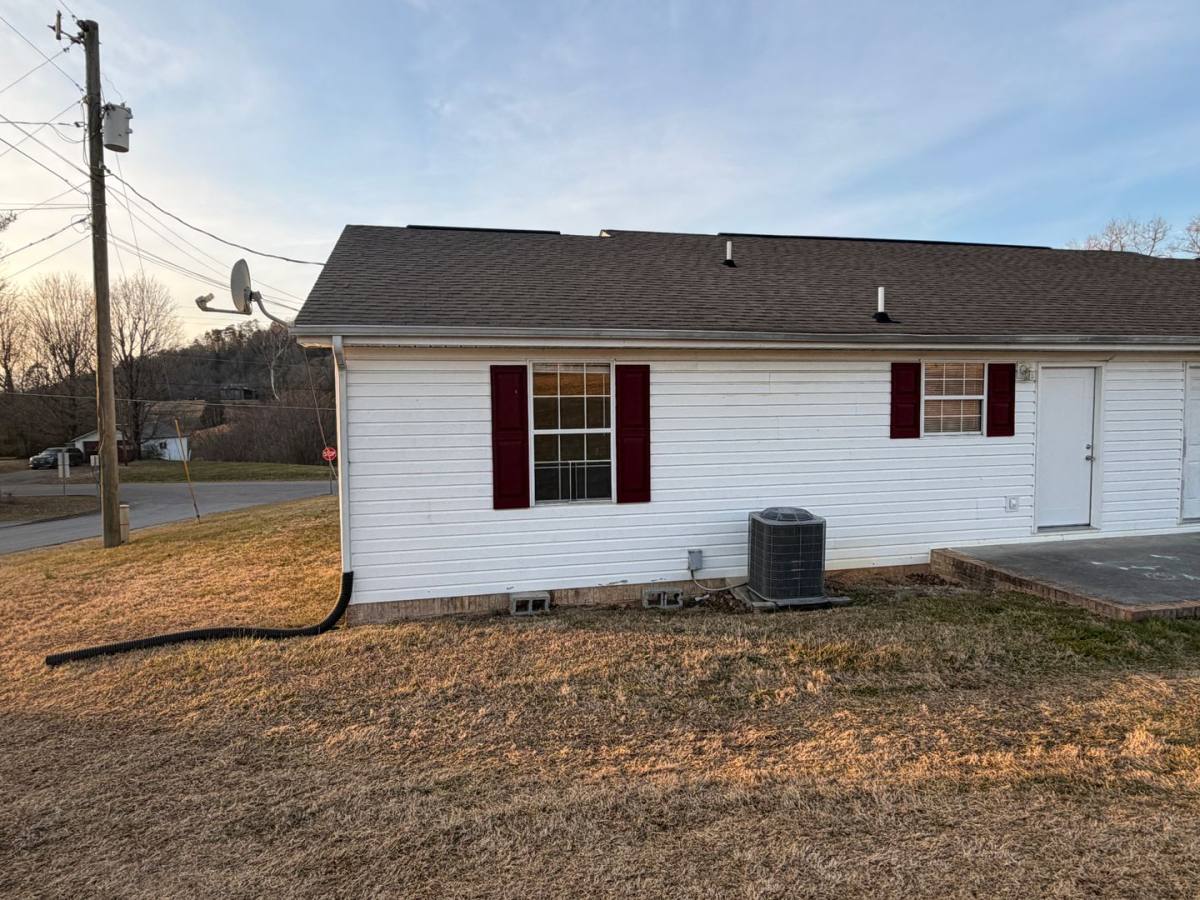 Apartment for rent at 2188 - 2190 Three Springs Rd, Russellville, TN 37860