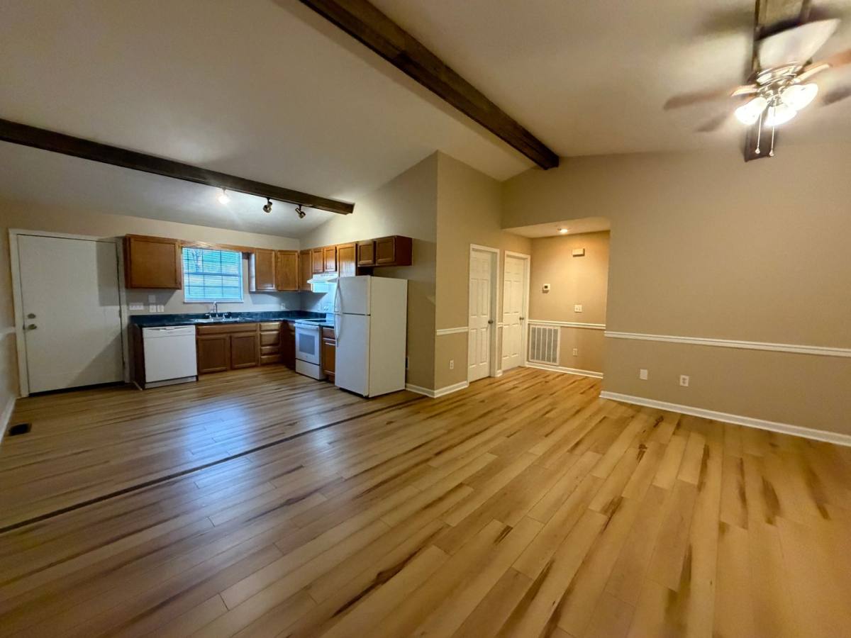 Apartment for rent at 2188 - 2190 Three Springs Rd, Russellville, TN 37860