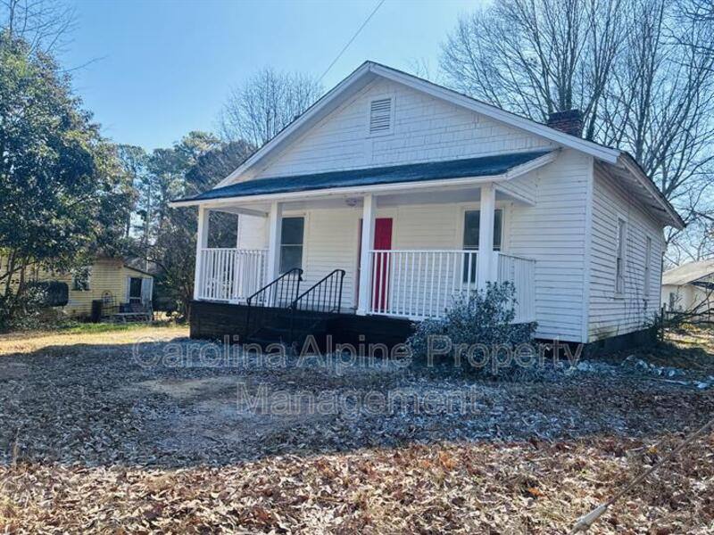 House for rent at 910 S Walnut St, Shelby, NC 28150