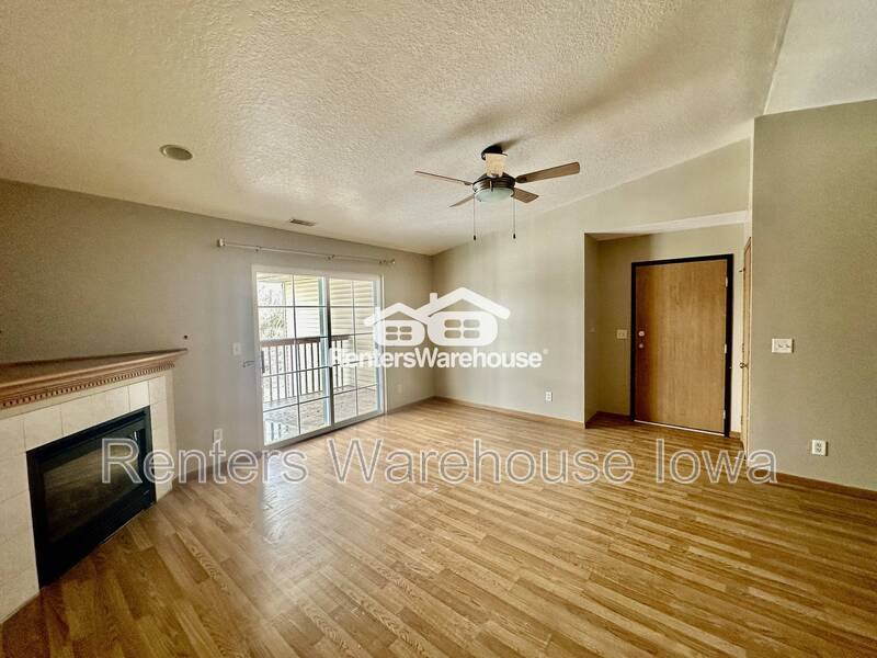 Condo for rent at 5924 Sutton Place #10, Urbandale, IA 50322