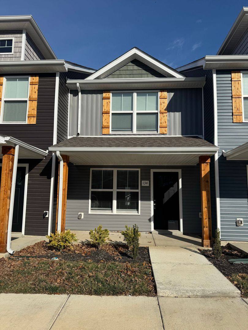 Townhouse for rent at 134 Quarry Point Dr, Clarksville, TN 37043