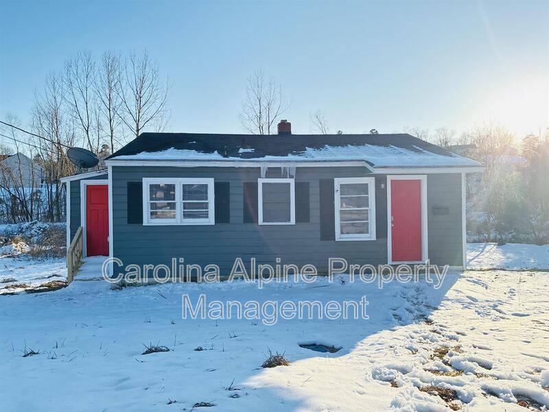 House for rent at 309 E Gibbs St, Dallas, NC 28034