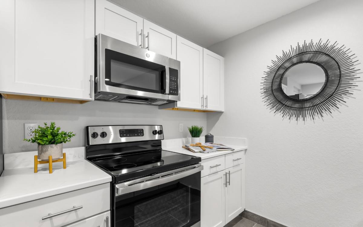 Apartment for rent at 2413 N Tamiami Trail, Sarasota, FL 34234