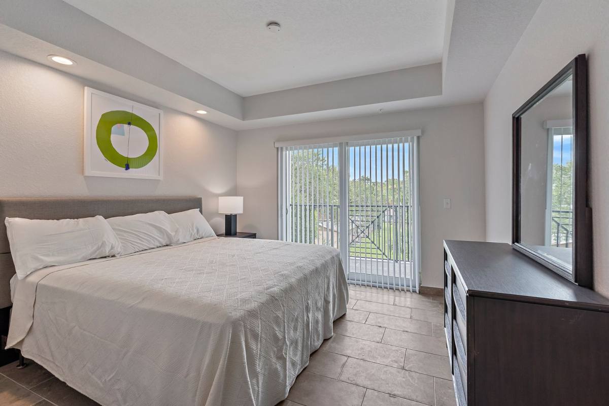 Apartment for rent at Solle, 2413 N Tamiami Trail, Sarasota, FL 34234