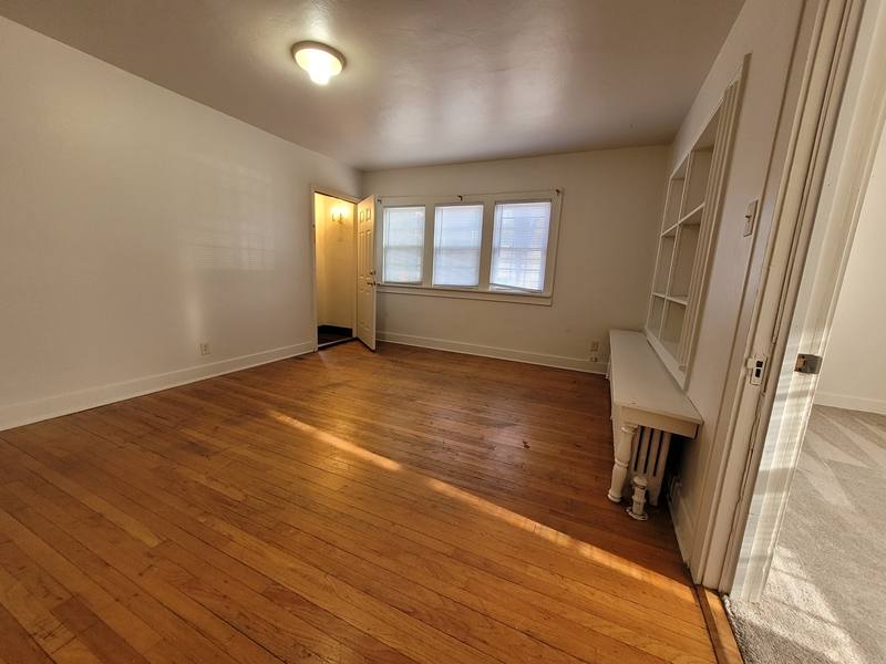 Apartment for rent at 701 N Chestnut Ave, Green Bay, WI 54303