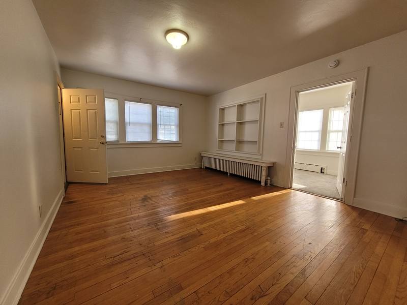 Apartment for rent at 701 N Chestnut Ave, Green Bay, WI 54303