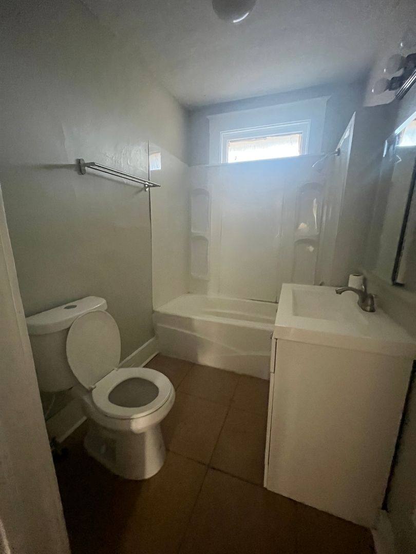 House for rent at 3576 Spottswood Ave, Memphis, TN 38111