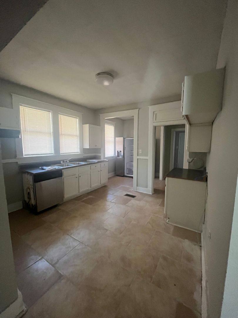 House for rent at 3576 Spottswood Ave, Memphis, TN 38111