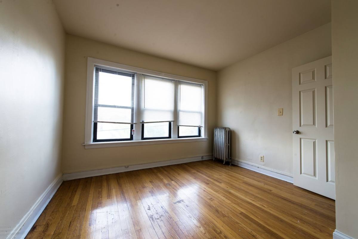 Apartment for rent at 1514-20 W 77th, Chicago, IL 60620