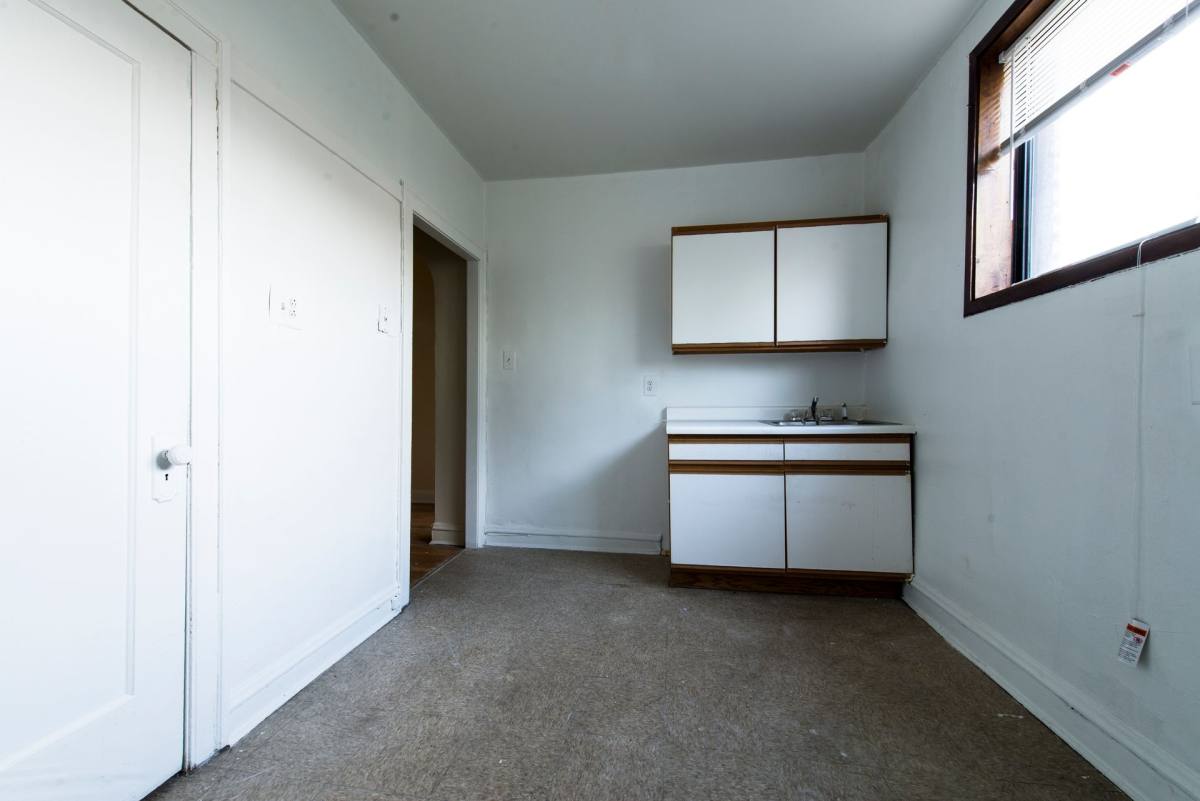 Apartment for rent at 1514-20 W 77th, Chicago, IL 60620