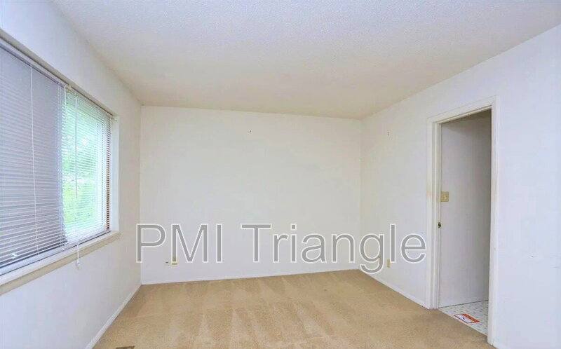 Townhouse for rent at 220 Elizabeth St #D4, Chapel Hill, NC 27514