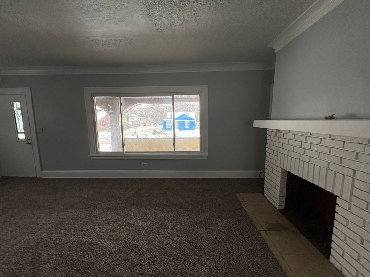 House for rent at 1007 Elbon Rd, Cleveland, OH 44121