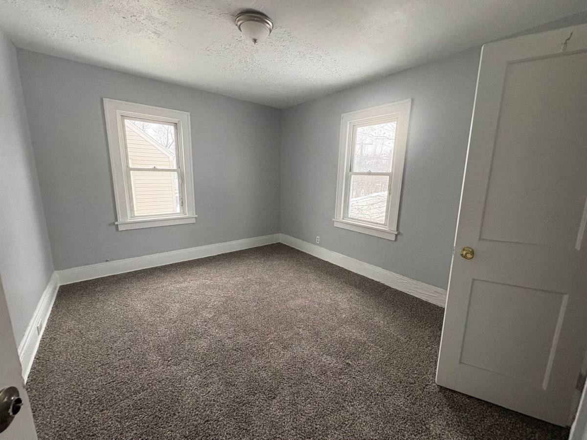 House for rent at 1007 Elbon Rd, Cleveland, OH 44121
