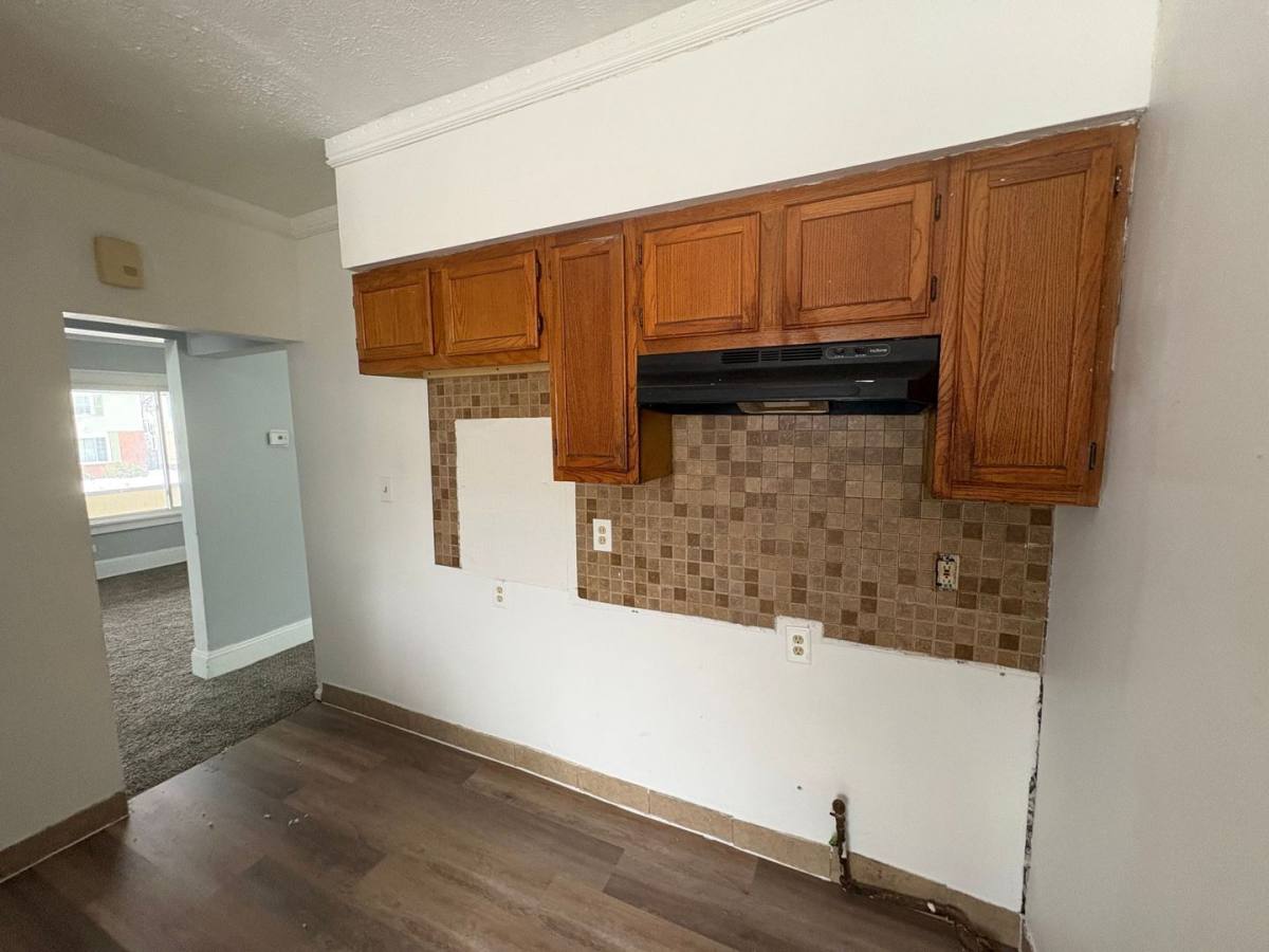 House for rent at 1007 Elbon Rd, Cleveland, OH 44121