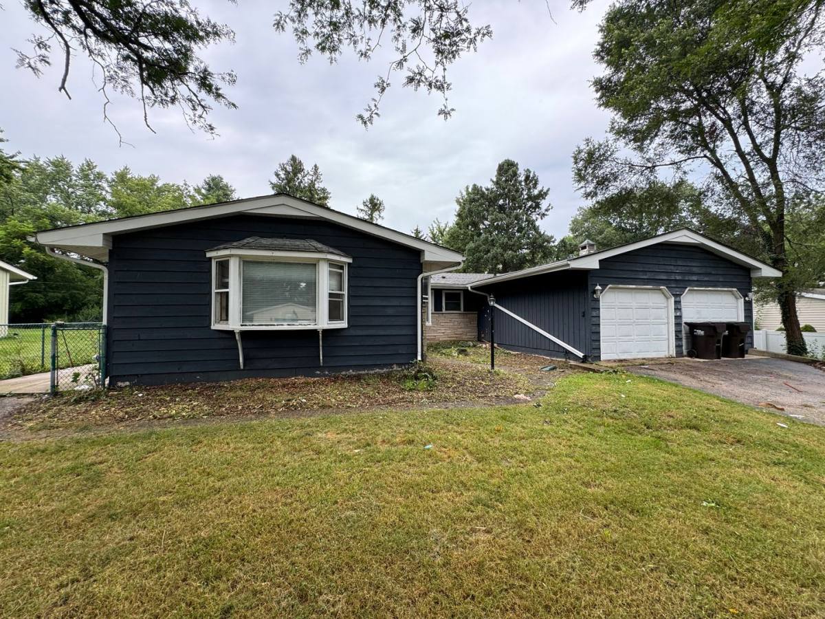 House for rent at 2910 Killarney Dr, Cary, IL 60013