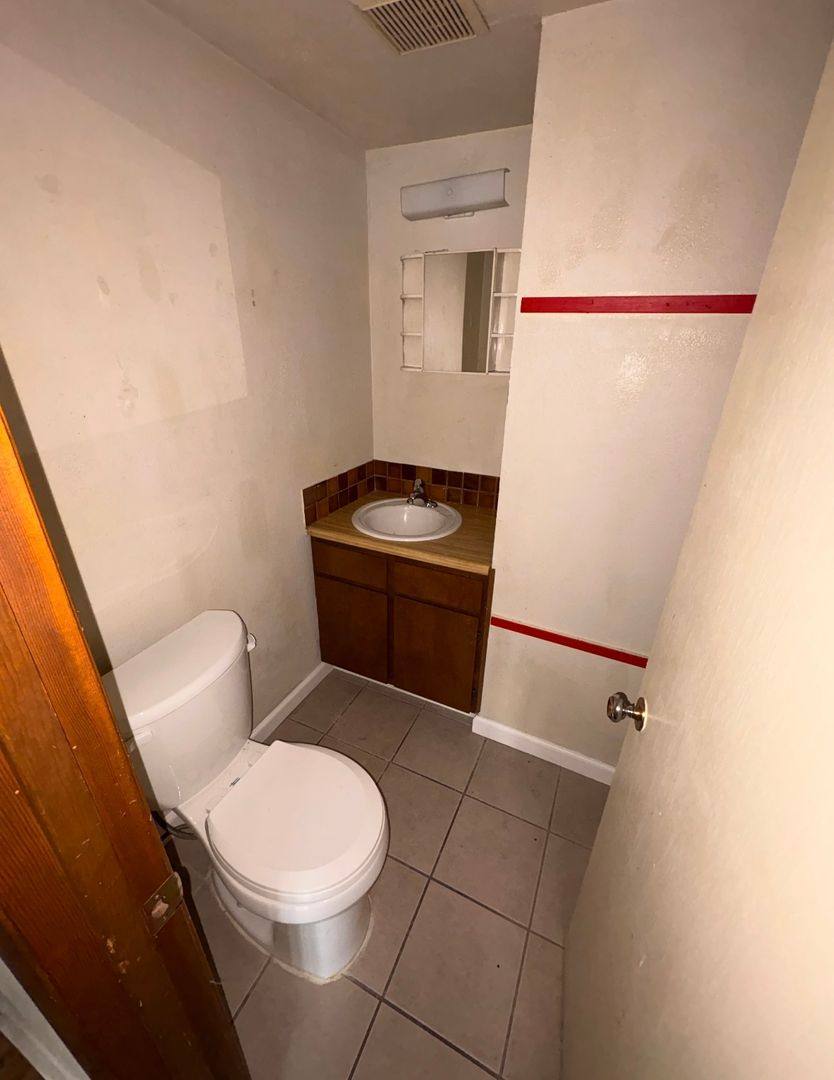 Apartment for rent at 401 W 12th St, Medford, OR 97501