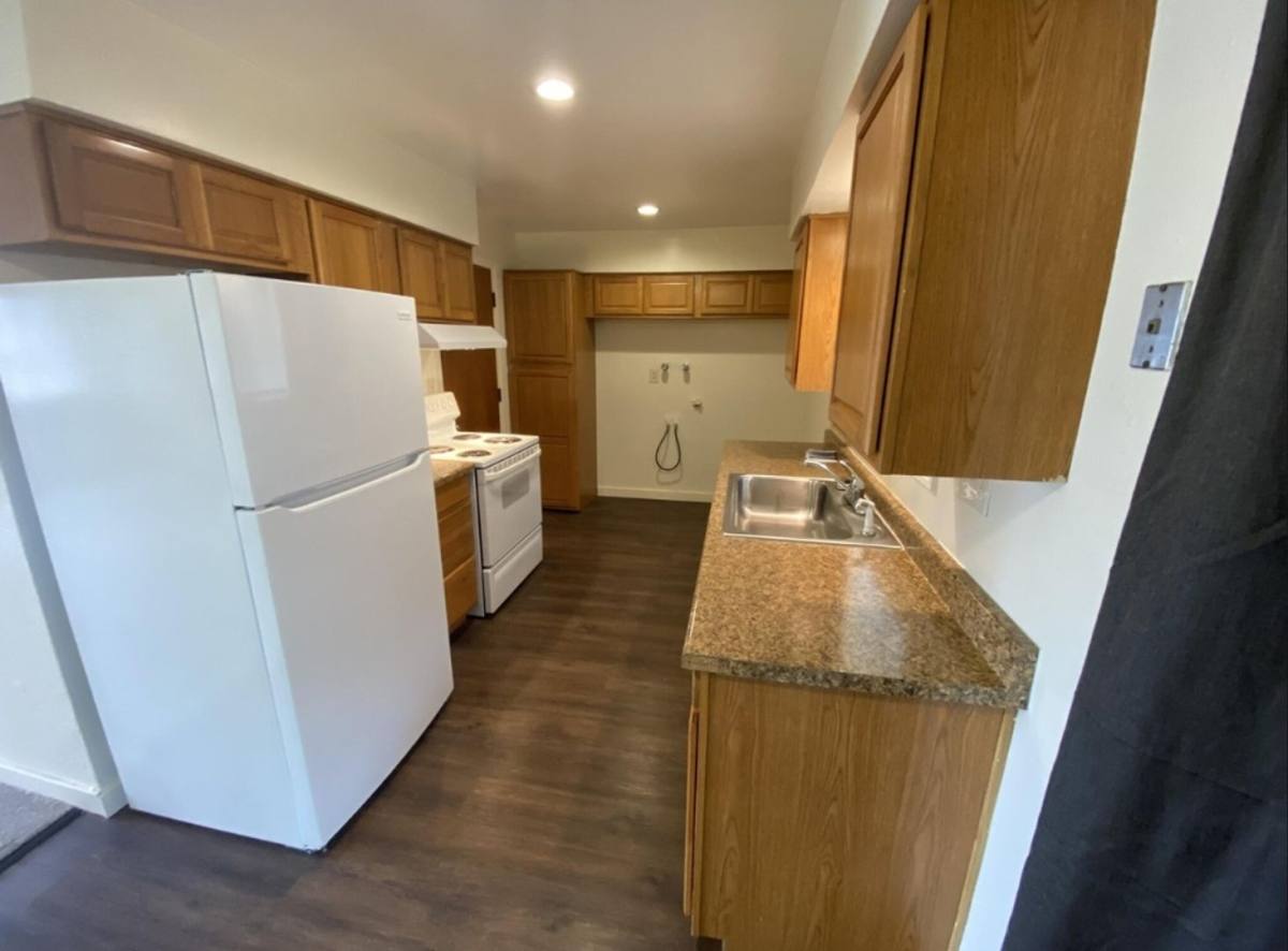 Apartment for rent at 401 W 12th St, Medford, OR 97501