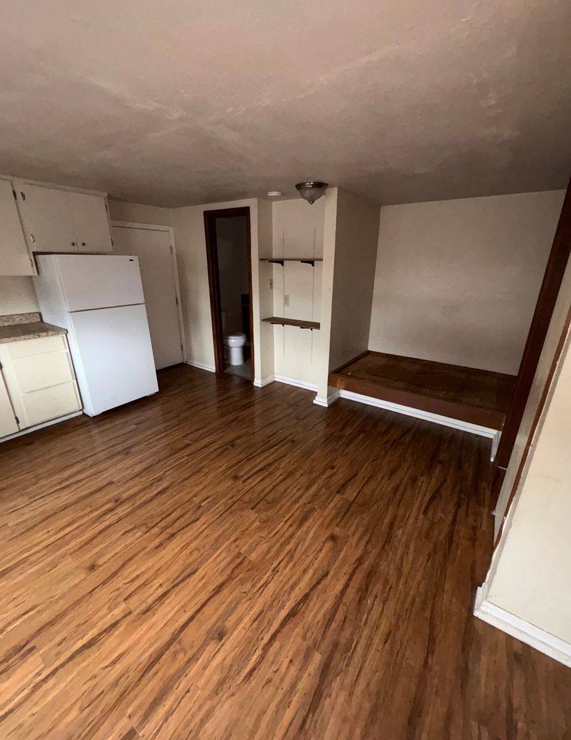Apartment for rent at 401 W 12th St, Medford, OR 97501