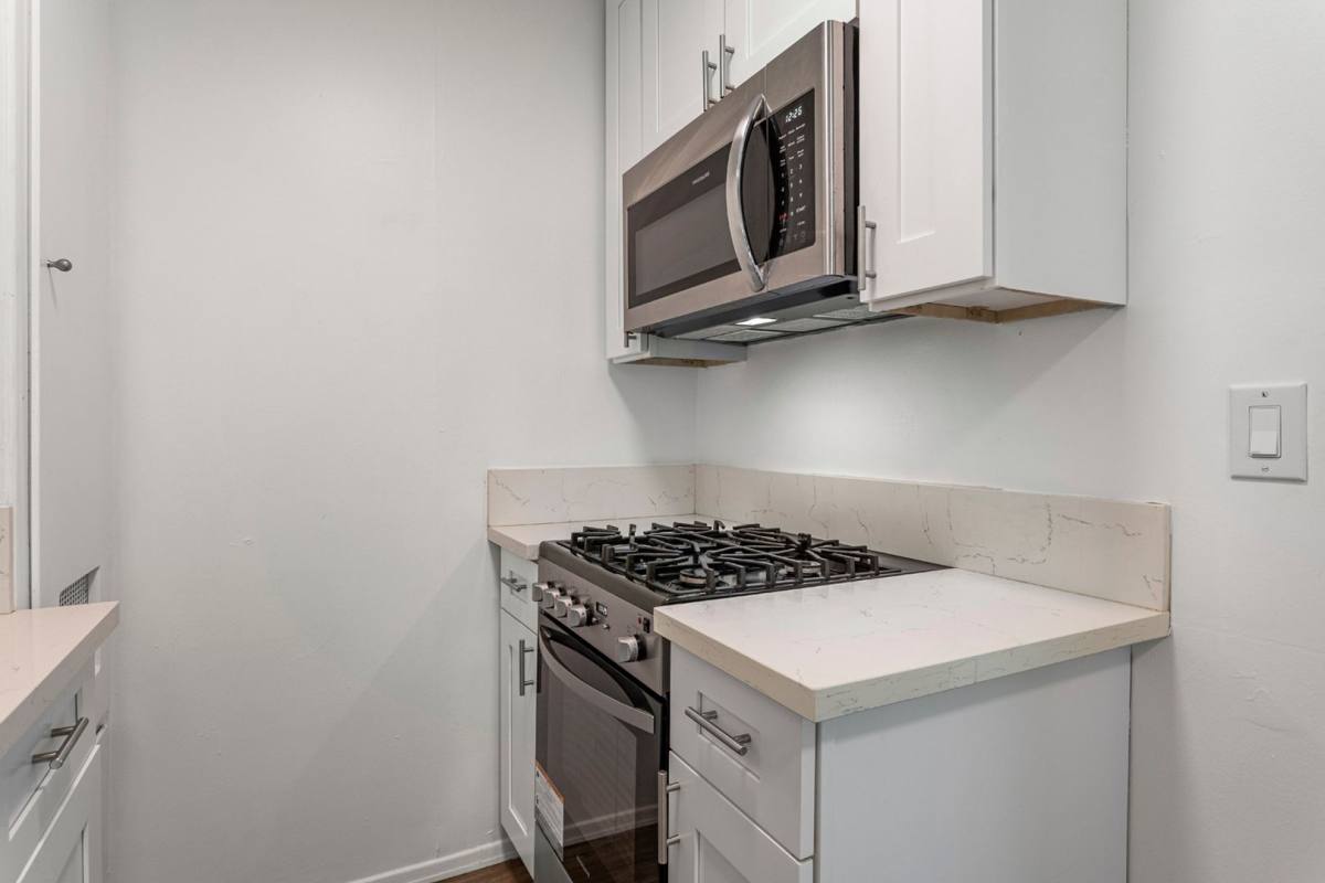 Apartment for rent at 1173 W 29th St, Los Angeles, CA 90007