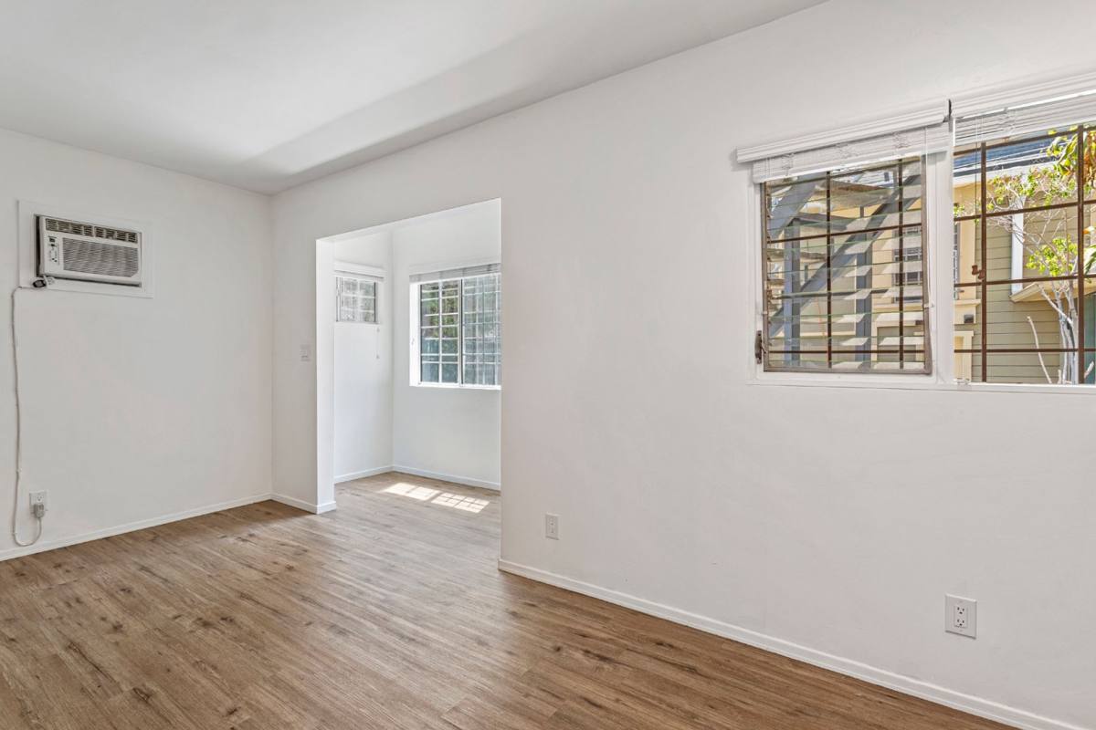 Apartment for rent at 1173 W 29th St, Los Angeles, CA 90007