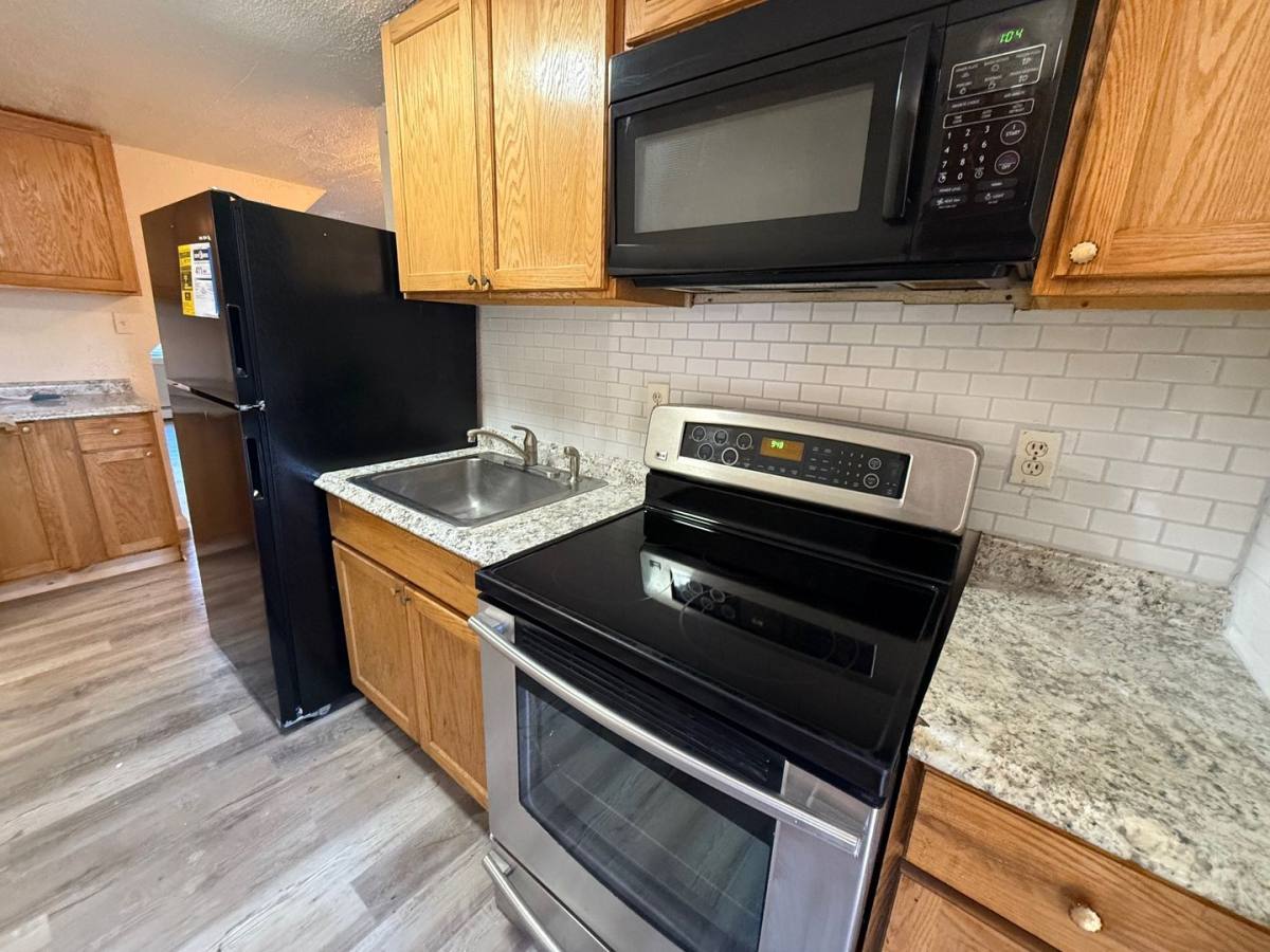 Apartment for rent at 51 Lander St, Newburgh, NY 12550